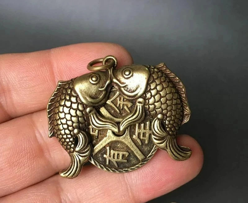 Collection Old Chinese Bronze Carving Auspicious Fish Statue Necklace Pendant