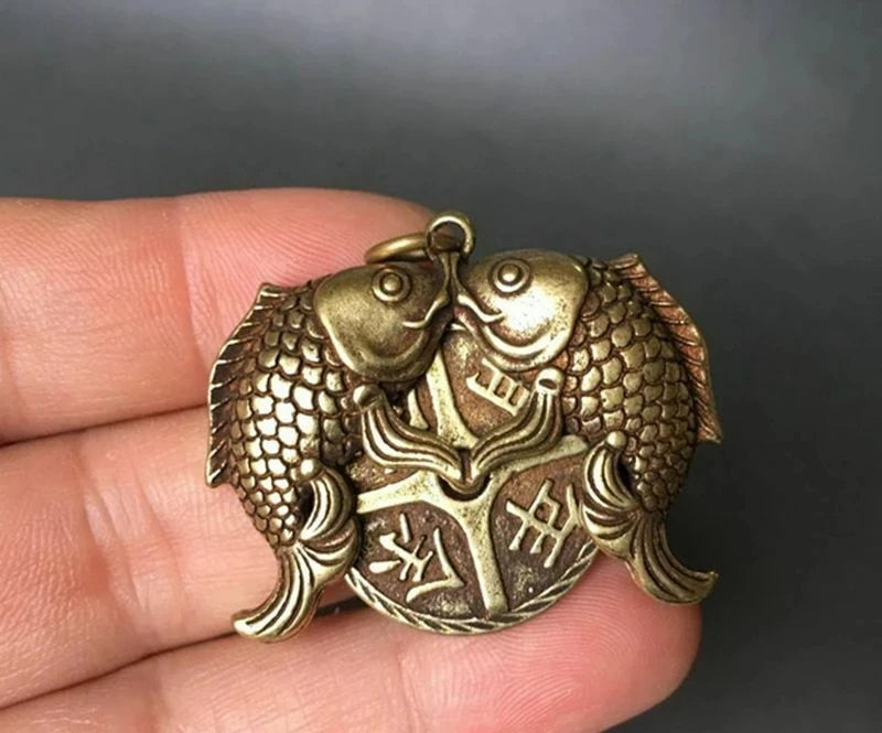 Collection Old Chinese Bronze Carving Auspicious Fish Statue Necklace Pendant