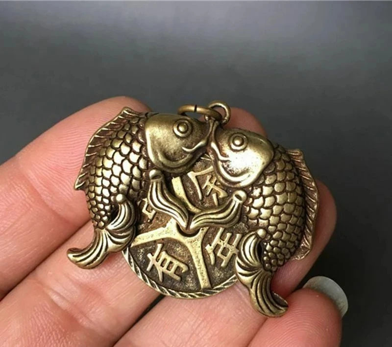 Collection Old Chinese Bronze Carving Auspicious Fish Statue Necklace Pendant