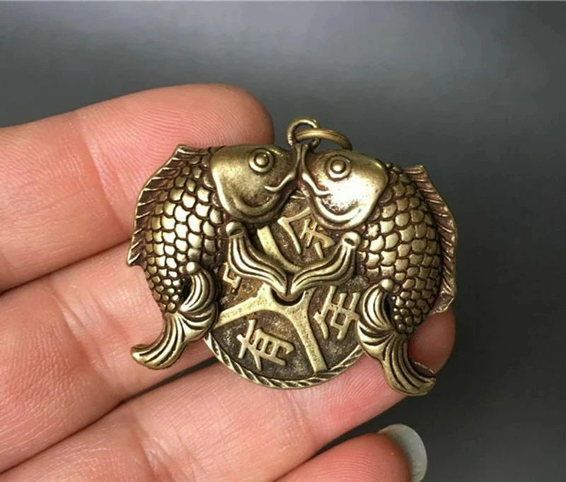 Collection Old Chinese Bronze Carving Auspicious Fish Statue Necklace Pendant