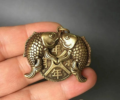 Collection Old Chinese Bronze Carving Auspicious Fish Statue Necklace Pendant