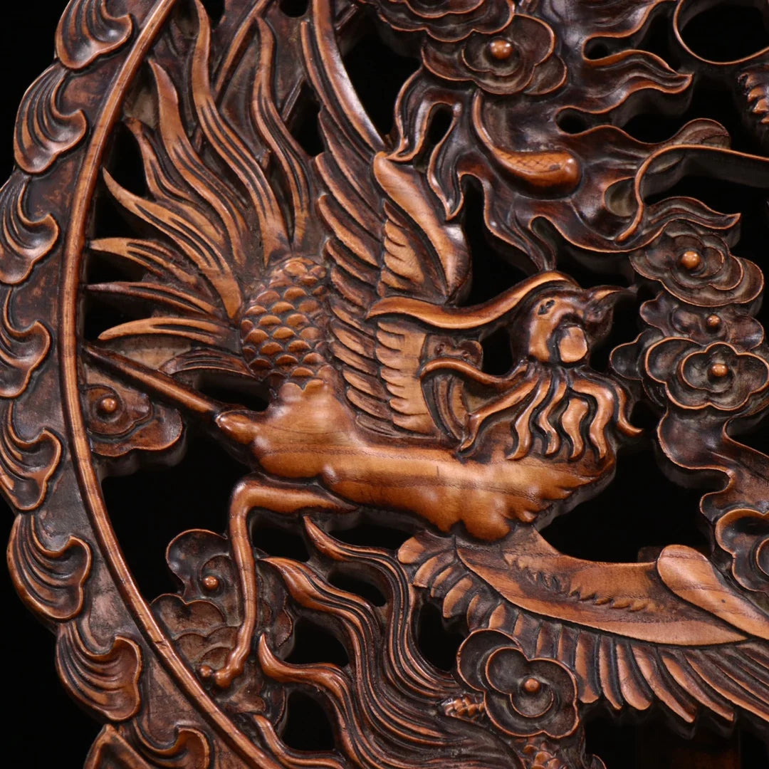 Collection of boxwood hand-carved dragon and phoenix interstitial.