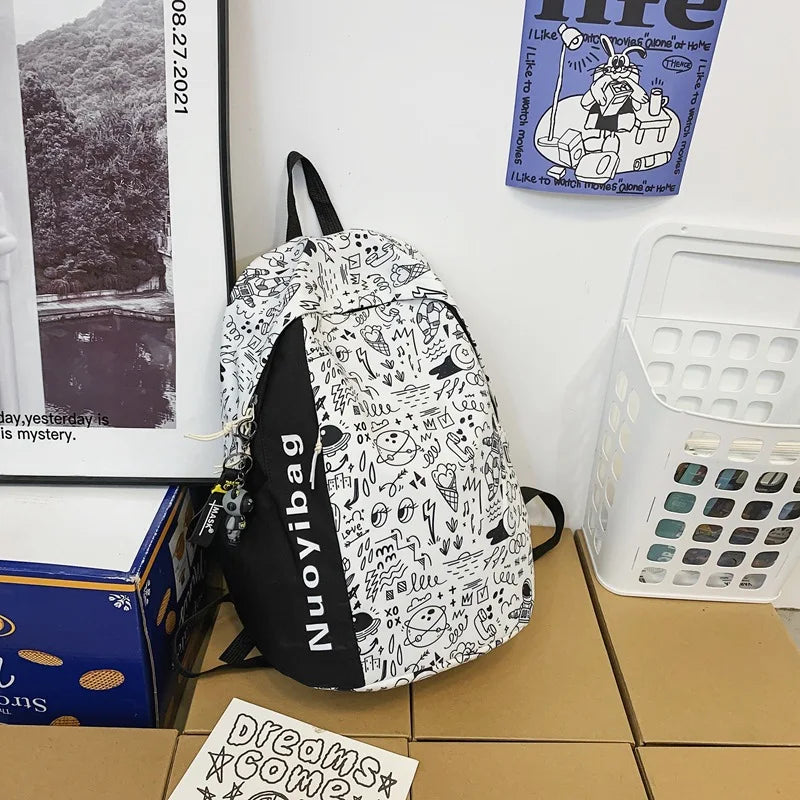 College Girls Laptop Backpacks Ins Japanese Women Men Large Travel Bags Fashion Doodle Student Backpacks for Teen Boy School Bag