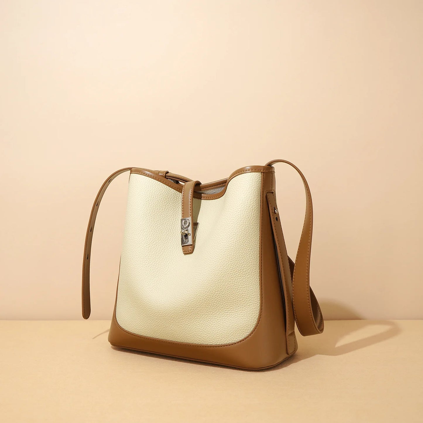 Color blocking 2024 Spring New Simple Commuting Versatile Large Capacity Crossbody Bag