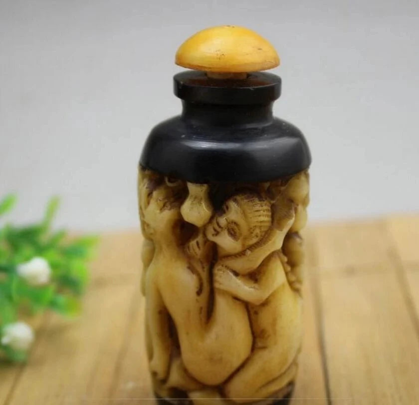 Copper Statue Antique collection antique snuff bottle round bone carving inlaid spring palace snuff bottle ornaments