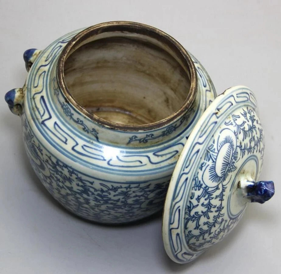 Copper Statue Hand painted blue and white pots, storage tanks and home furnishings