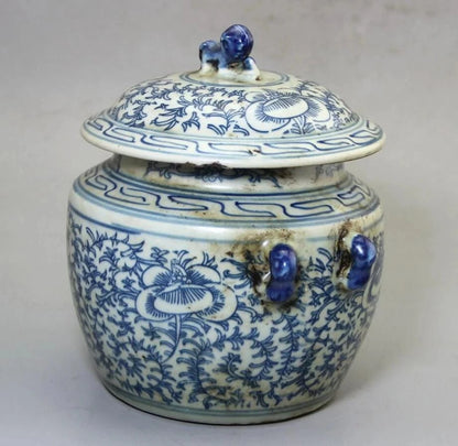 Copper Statue Hand painted blue and white pots, storage tanks and home furnishings