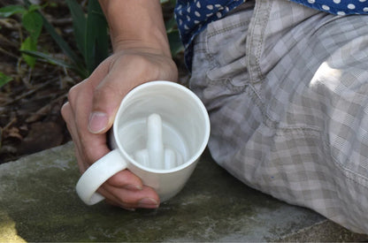 Creative Design White Middle Finger mug,Novelty Style Mixing Coffee Milk Cup Funny Ceramic Mug 300ml Capacity Water Cup