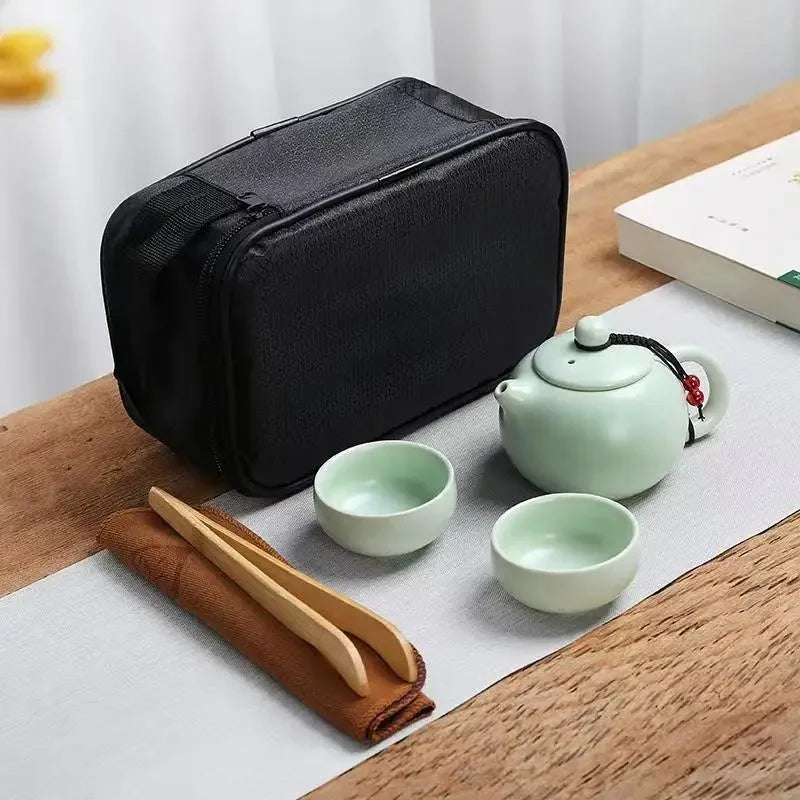 Creative Kung Fu Travel Tea Set Includes 1 Pot and 2 Cups Shu Puer Teaware Samovar Ceramic Mug Teapot Kettles Yixing Kettle Cup