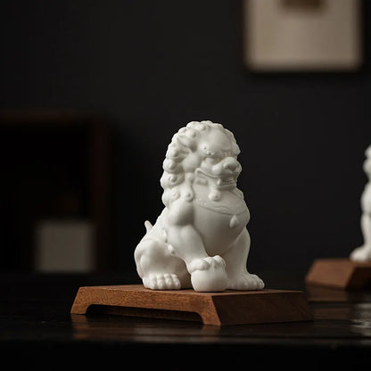 Creative ceramic lion ornaments for attracting wealth, living room, entrance, foyer decoration indoor desktop decorations