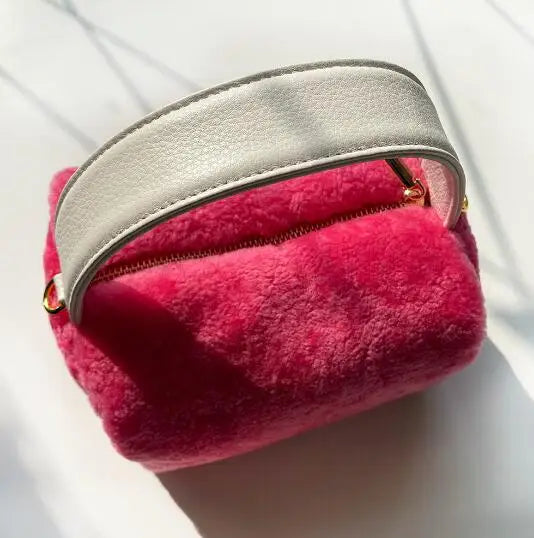 Crossbody shoulder bag 100% Lamb wool women's bag leather box bag Green lady carrying fluffy lunch box Korean soft leather bag