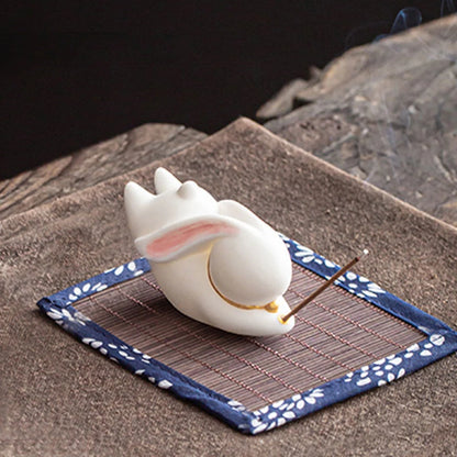 Cute Little Moon Rabbit Ceramic Incense Holder Cense Stick Rack Tea Pet Cover Lid Holder Living Room Home Decoration Ornaments
