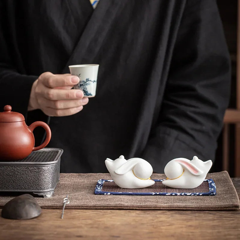 Cute Little Moon Rabbit Ceramic Incense Holder Cense Stick Rack Tea Pet Cover Lid Holder Living Room Home Decoration Ornaments