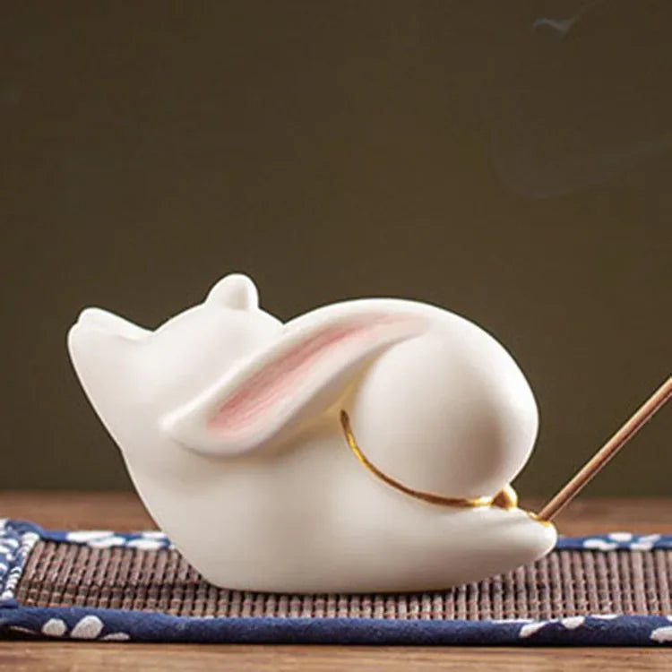 Cute Little Moon Rabbit Ceramic Incense Holder Cense Stick Rack Tea Pet Cover Lid Holder Living Room Home Decoration Ornaments
