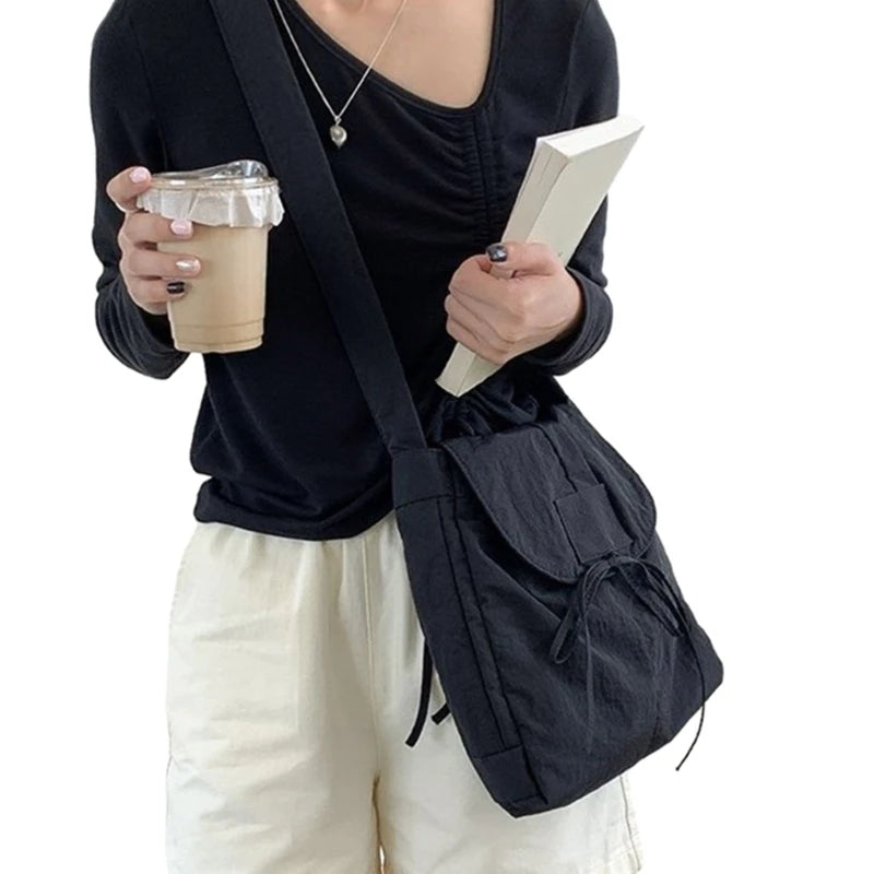 Durable Nylon Crossobdy Bag with Adjustable Shoulder Strap for Everyday Use