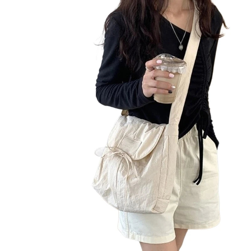 Durable Nylon Crossobdy Bag with Adjustable Shoulder Strap for Everyday Use