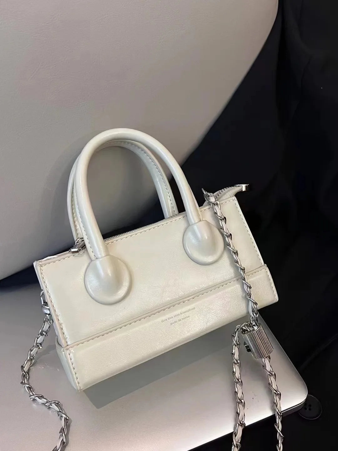 Elegant and fashionable women's small square bag with a high-end feeling, one shoulder crossbody bag