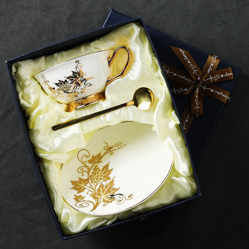 European Exquisite Coffee Cup and Dish Set Luxury British Afternoon Tea Cup Bone Porcelain Ceramic Household Flower Tea Cup