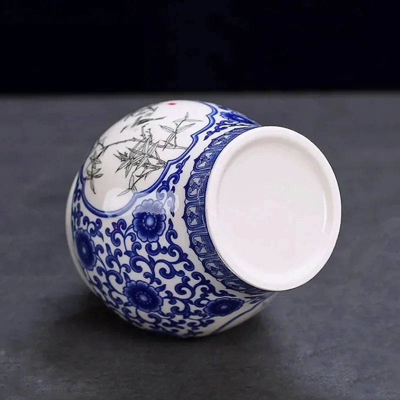Exquisite Blue and White Porcelain Tea Jar Retro Ceramic Tea Storage Moisture-proof Tin Chinese Tea Accessories Coffee Container