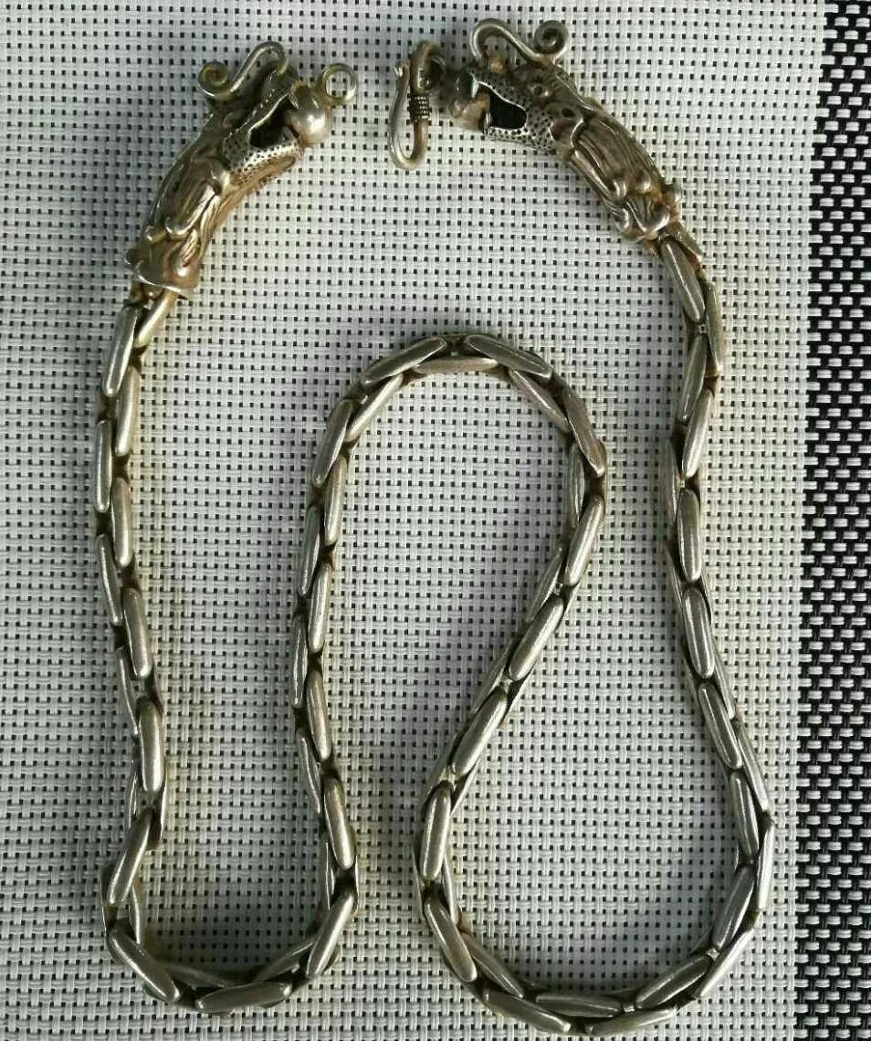 Exquisite China Old National Style Tibet Silver Handwork Loong Head Amulet Auspicious Necklace Statue