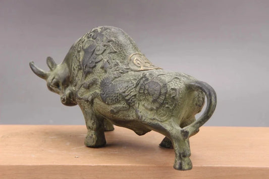 Exquisite China bronze ware Hand Carved cattle statue