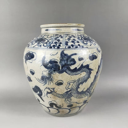 Exquisite Chinese Classical Antique Collection Home Decoration Blue and White Porcelain Pot Jar,Painted with Dragon Designs