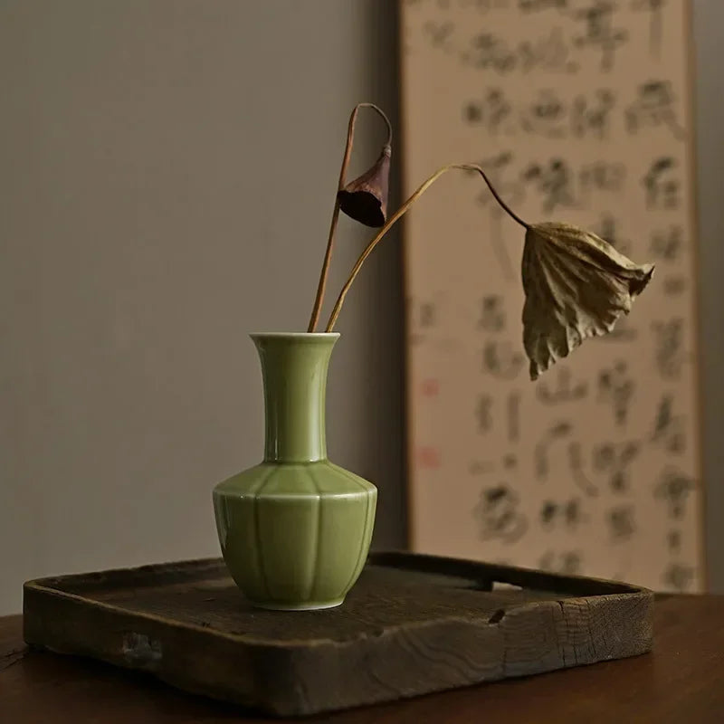 Exquisite Song Dynasty Style Bean Green Glaze Ceramic Vase for Tea Table Decoration