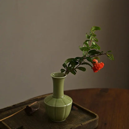 Exquisite Song Dynasty Style Bean Green Glaze Ceramic Vase for Tea Table Decoration
