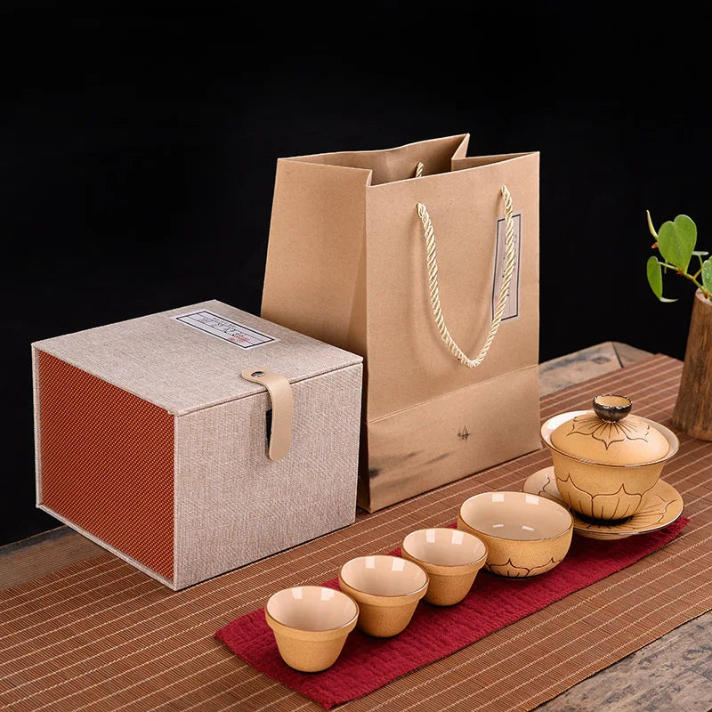 Exquisite ceramic tea bowl with lid, Chinese tea set, high-quality tea brewer, glazed, tricolor covered bowl, gift