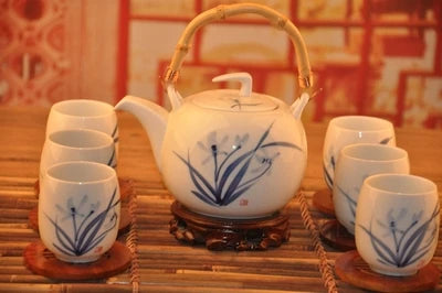 Factory direct Jingdezhen ceramic household tea set high-temperature decals porcelain Girder teapot Seven sets of gift tea suits