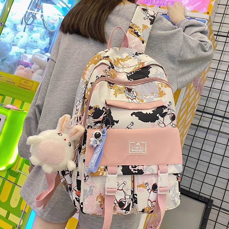 Fashion Girl Camouflage Cute Travel Backpack Trendy Ladies Kawaii Cartoon Graffiti Bag Female Laptop College Backpack Women Bags