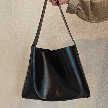 Fashion Large Capacity Tote Bags Women Casual Soft Oil Wax Leather Shopper Travel Bag All-match Practical Underarm Bolsos Mujer