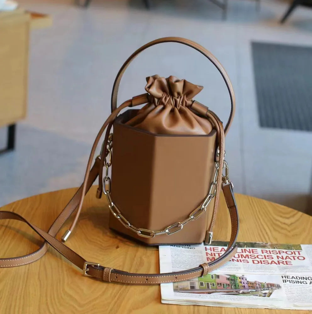 Fashion Niche Designer Bucket Bag Versatile Large Capacity Drawstring One Shoulder Crossbody Bags 2024 New All-match Handbags