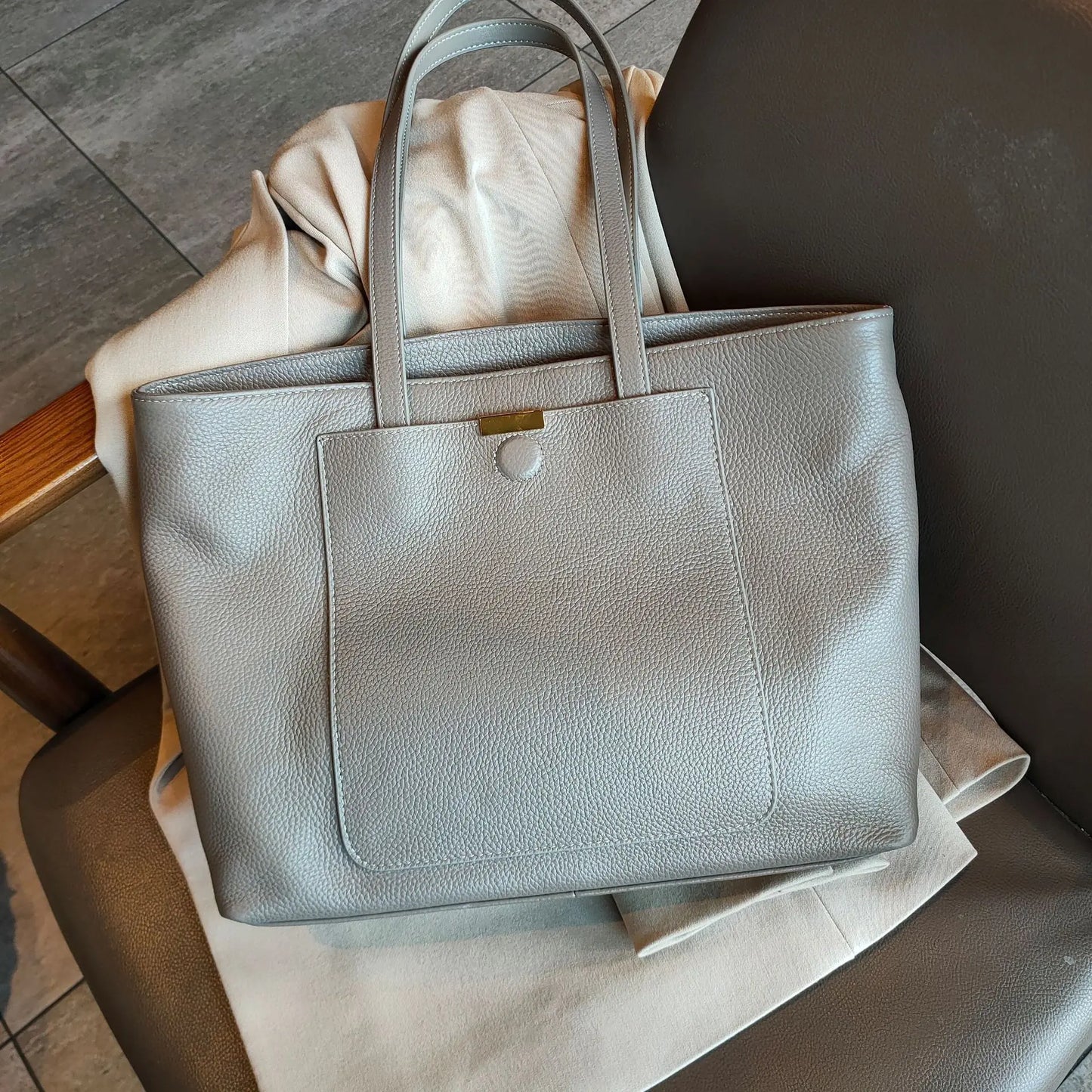 Fashion Simple Commuter Handbags 2024 New Elegant All-match Large Capacity Tote Bags One Shoulder Portable Versatile Travel Bag