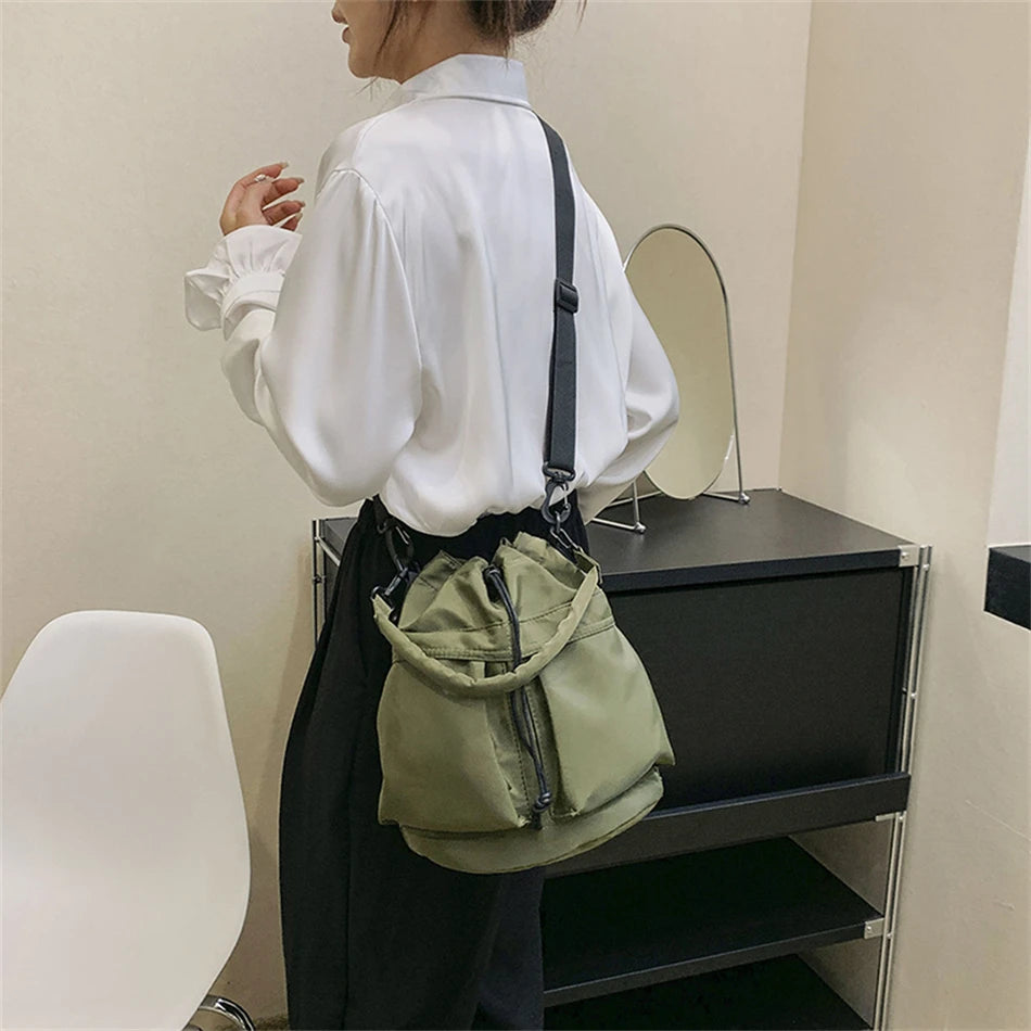 Fashion Women Handbags Waterproof Nylon Shoulder Bags Large Capacity Crossbody Bags for Women Portable Drawstring Bucket Bag Sac