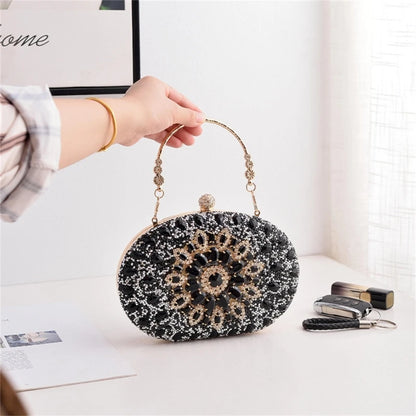 Fashionable Clutch with Dazzlings Diamond Accents Dress Bag Trendy Party Bags