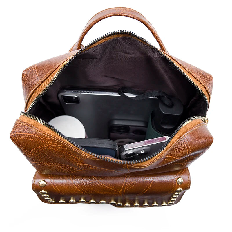 Fashionable New Rivet Design Backpacks High Quality Leather Large Capacity Travel Mochilas Luxury Brand Women's Backpack Sac
