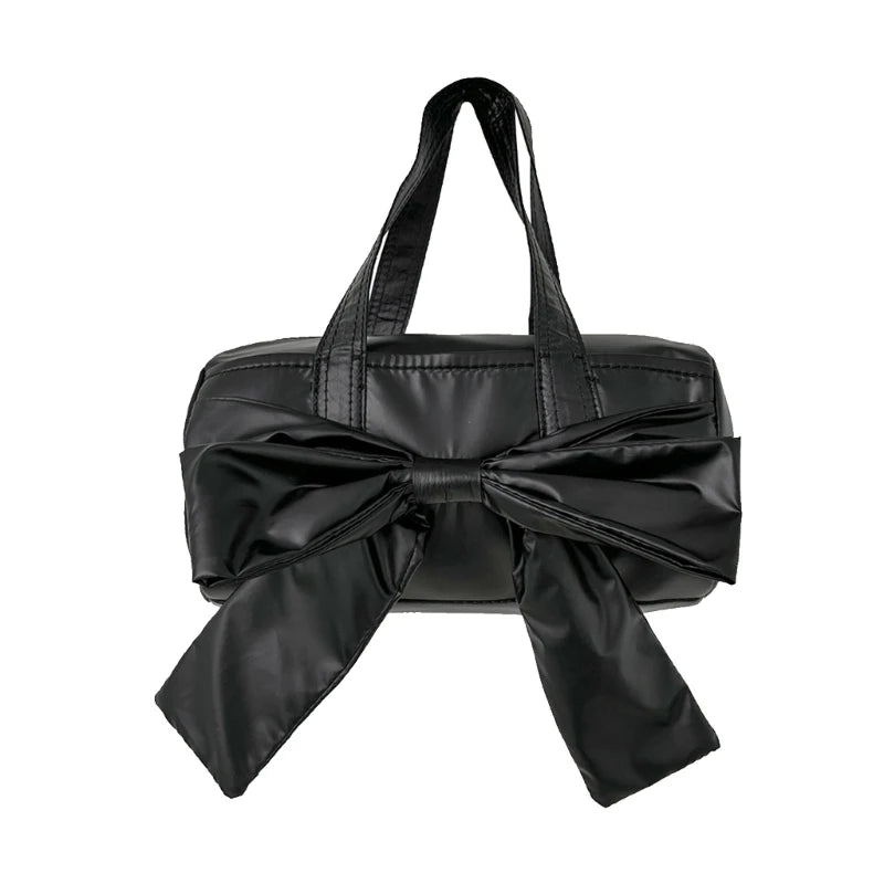 Fashionable Shoulder Bag Underarm Purse Handbag with a Touch of Sophistication