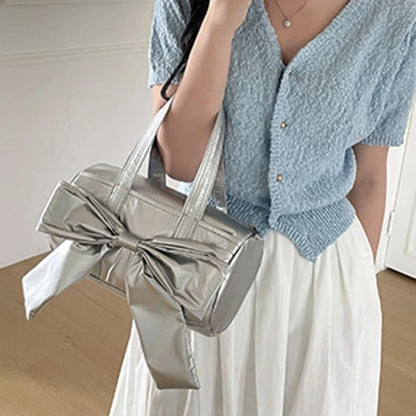 Fashionable Shoulder Bag Underarm Purse Handbag with a Touch of Sophistication