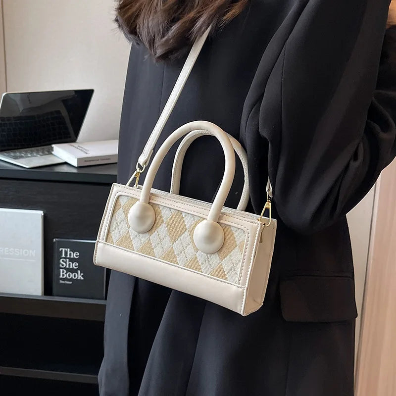 Female Spring 2024 new niche design crossbody bag for women's handheld diamond grid small square bag