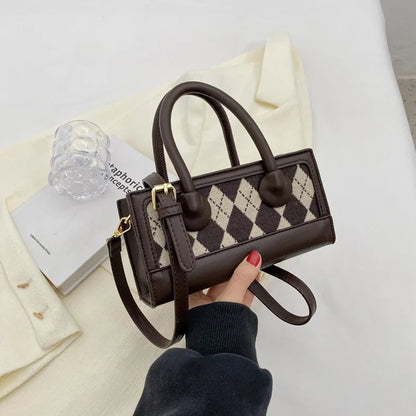Female Spring 2024 new niche design crossbody bag for women's handheld diamond grid small square bag