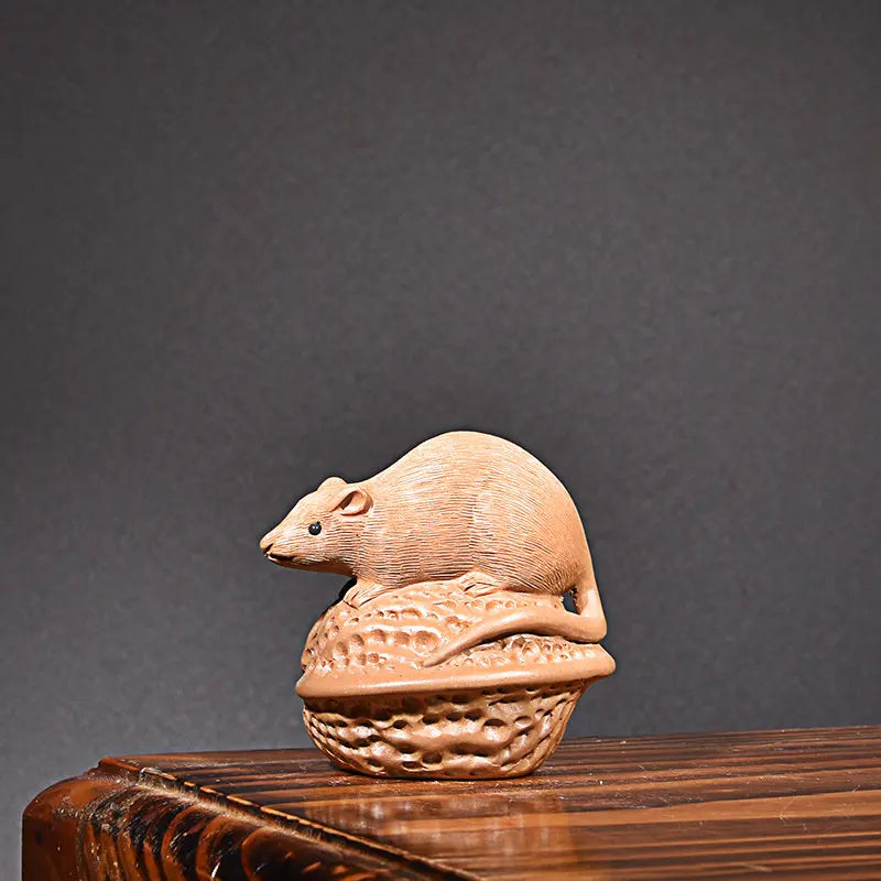 Fine Zisha Mouse Year Tea Ornaments Walnut Mouse Handmade Supportable Decoration Supportable Tea Play with Harmony as Your Price