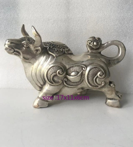Free Shipping Metal crafts Home Decoration Chinese brass/Silver Carved Bull Sculpture /Metal Ox Statue L17cm