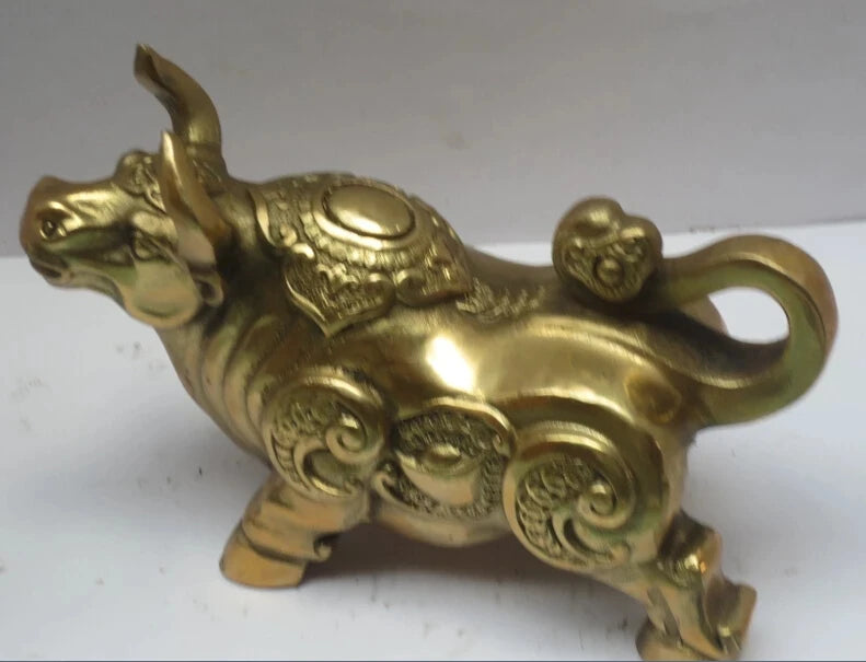 Free Shipping Metal crafts Home Decoration Chinese brass/Silver Carved Bull Sculpture /Metal Ox Statue L17cm