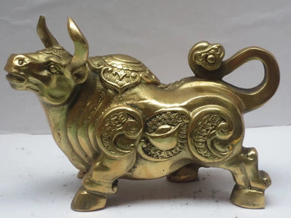 Free Shipping Metal crafts Home Decoration Chinese brass/Silver Carved Bull Sculpture /Metal Ox Statue L17cm