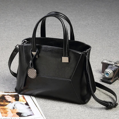Genuine Leather Handbag Shoulder Cross Body Messenger Bag For Women Fashion Designer Female Oil Wax Purse Tote Top Handle Bags