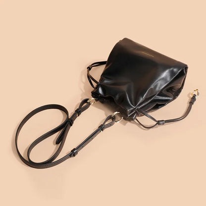Genuine Leather Women's Bag, First-layer Cowhide Handbag, Crossbody Bag, Versatile Bucket Bag  Luxury Bags