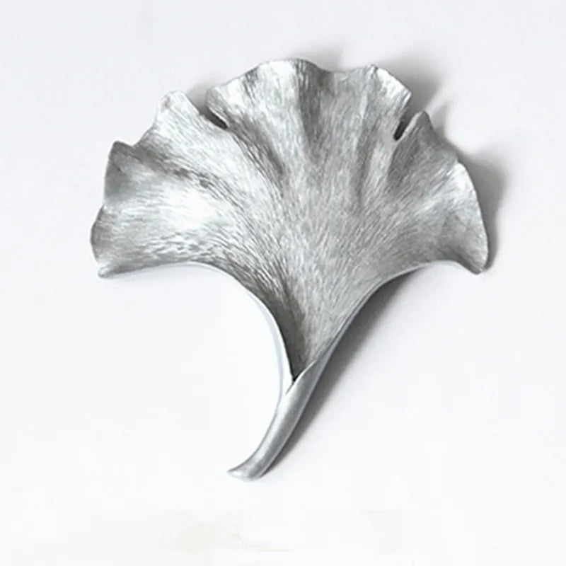 Ginkgo leaf wall decoration modern European household adornment is hanged on the wall to bring good luck