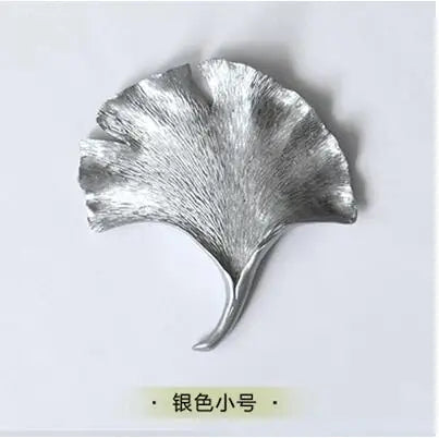 Ginkgo leaf wall decoration modern European household adornment is hanged on the wall to bring good luck
