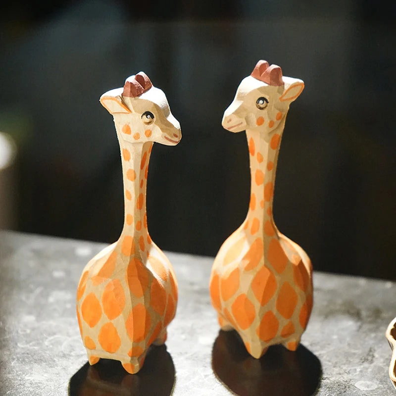 Giraffe handmade wood carving small ornaments, office computer desktop decoration, handmade crafts, cute cartoon good items